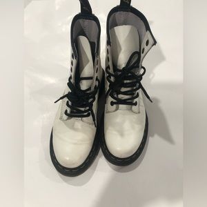 Dr Martens Women's Zavala White Lace Up High Top Combat Leather Boots Size 8